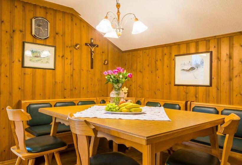 Am Ferienbauernhof Schmiedbauer Com Salzkammergut