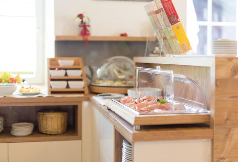 住宿加早餐  Garni Grünmoos