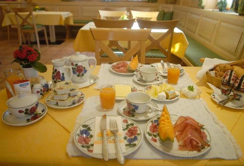 住宿加早餐  Pension Rega