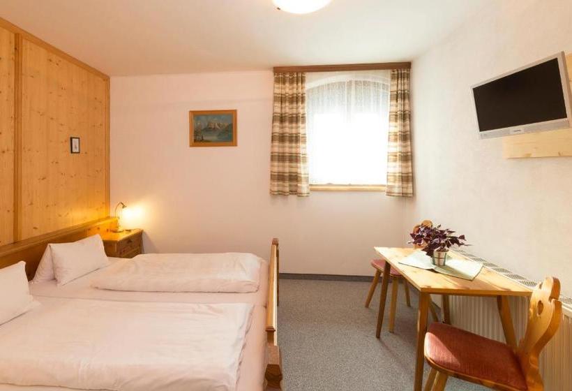 住宿加早餐  Pension Rega