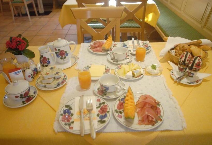 住宿加早餐  Pension Rega