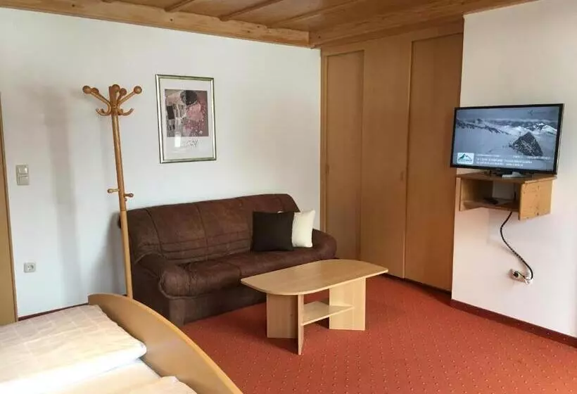 ベッドアンドブレックファースト Pension Schlossberg