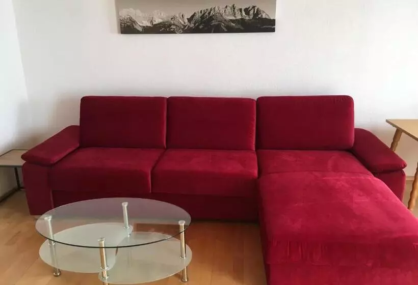 ベッドアンドブレックファースト Pension Schlossberg