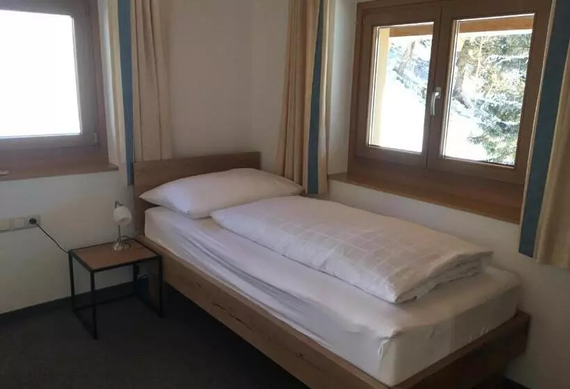 ベッドアンドブレックファースト Pension Schlossberg