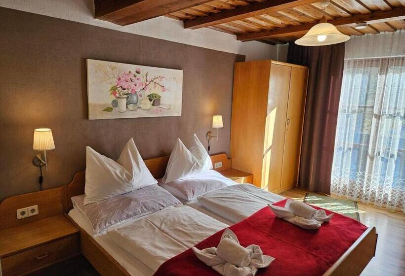 Gasthof Pension Alt Kirchheim