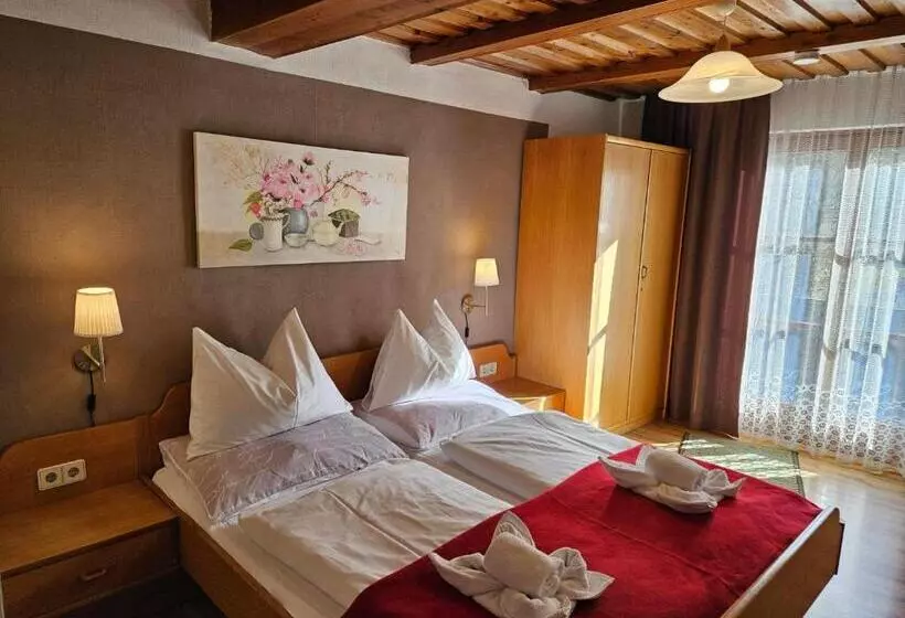 Gasthof Pension Alt Kirchheim
