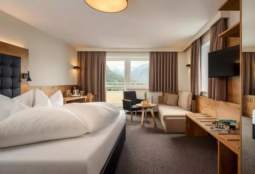 Отель Arzlerhof