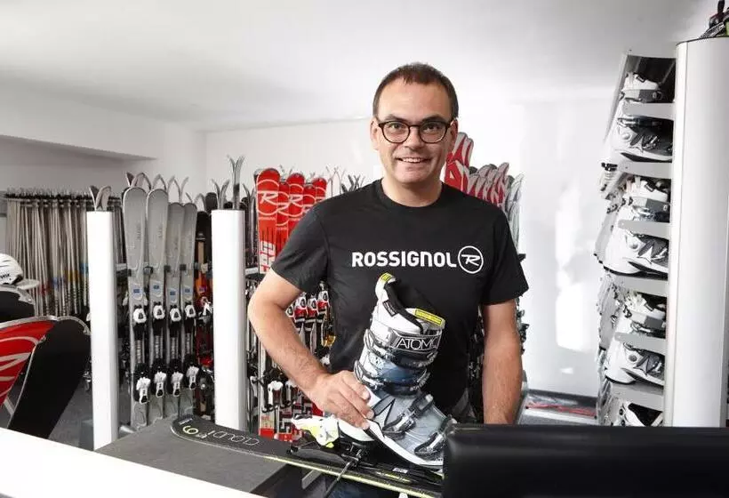 Отель Arzlerhof