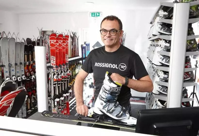 Отель Arzlerhof