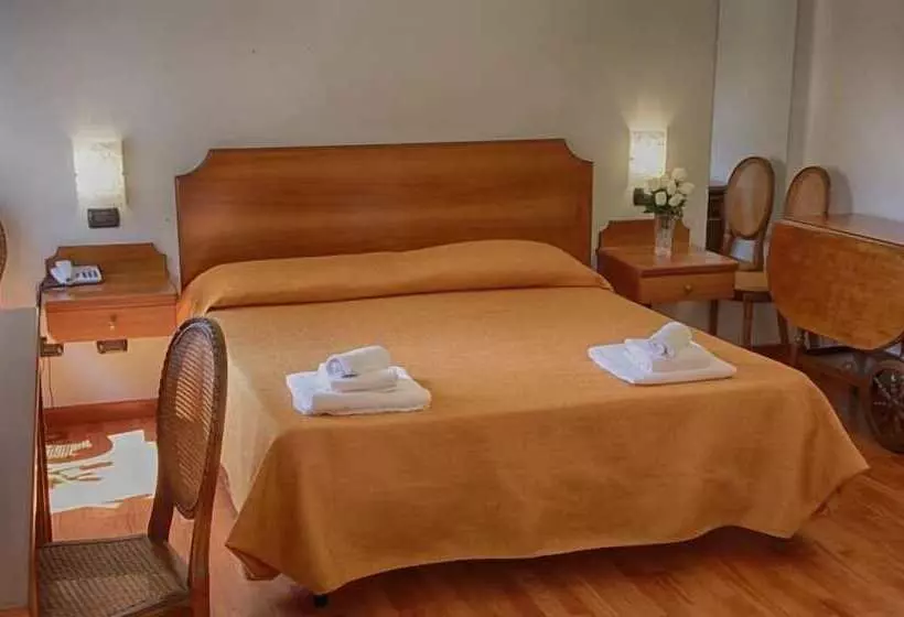 هتل Domus Real Cardello