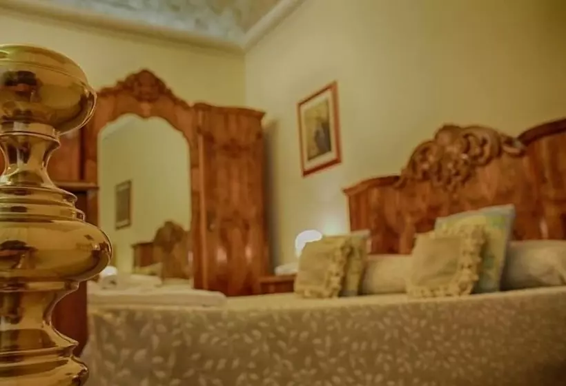 هتل Domus Real Cardello