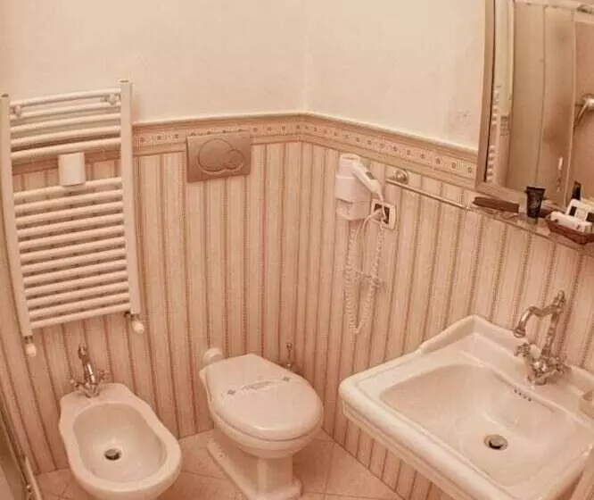 هتل Domus Real Cardello