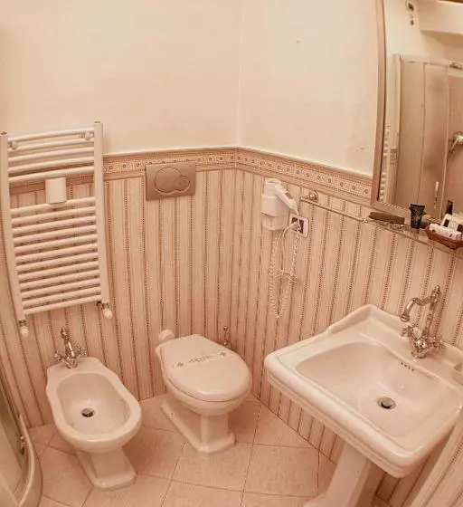 هتل Domus Real Cardello