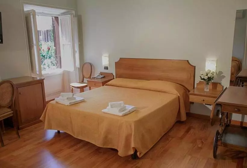 هتل Domus Real Cardello