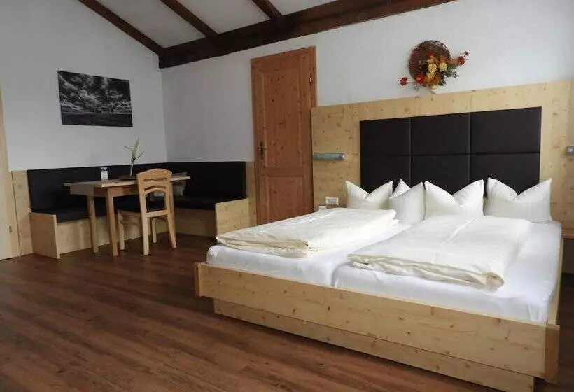 Отель Hohe Tauern