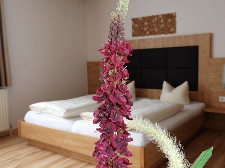 Отель Hohe Tauern