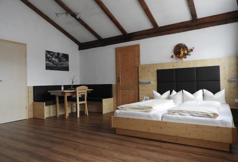 Отель Hohe Tauern