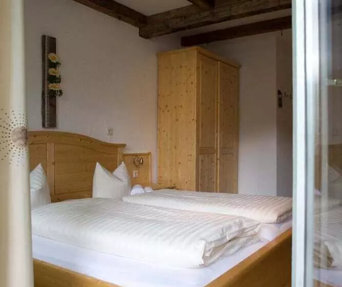 Отель Hohe Tauern