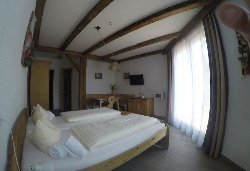 Отель Hohe Tauern