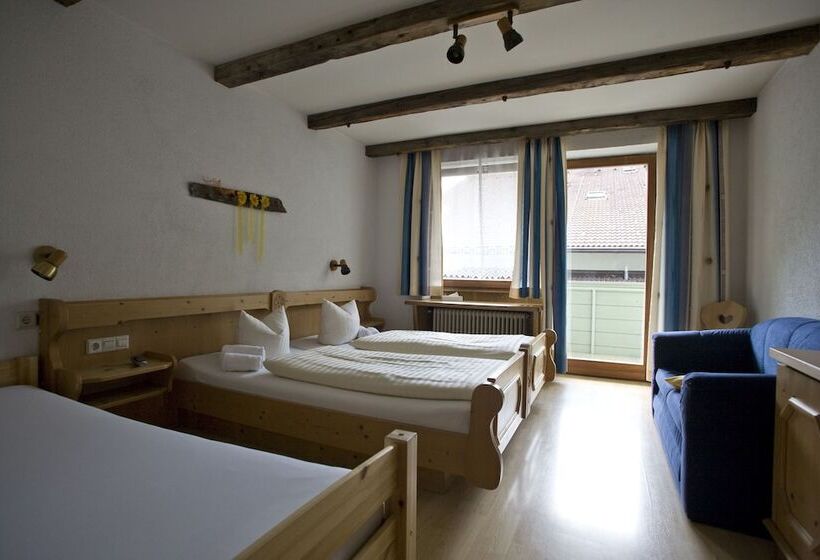 Отель Hohe Tauern