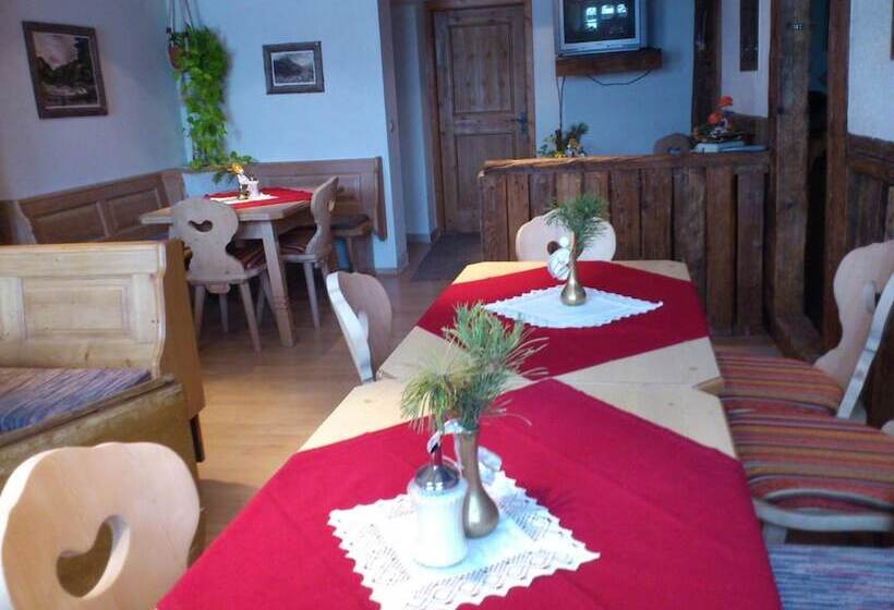 Отель Hohe Tauern