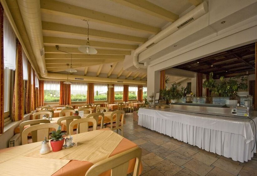 Отель Hohe Tauern