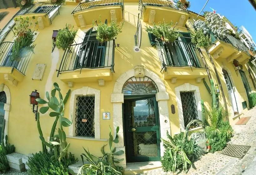 فندق La Locandiera Affittacamere