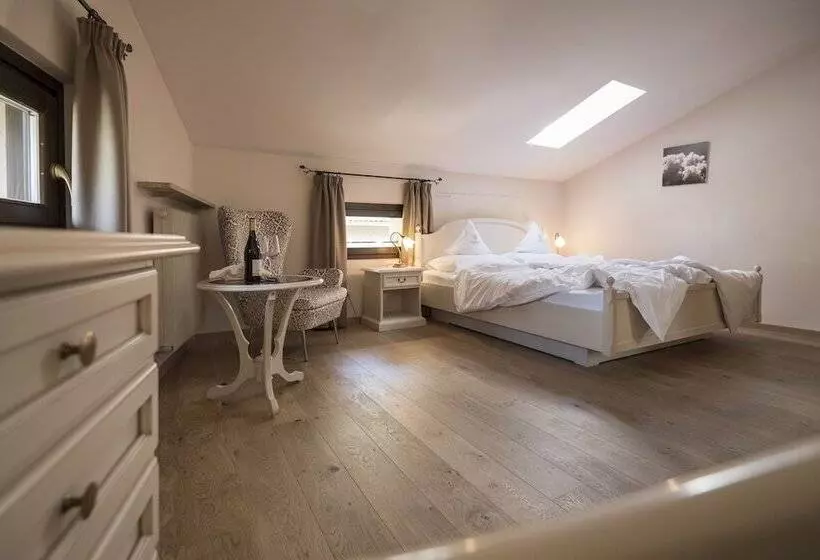 Отель Schloss Plars Wine & Suites