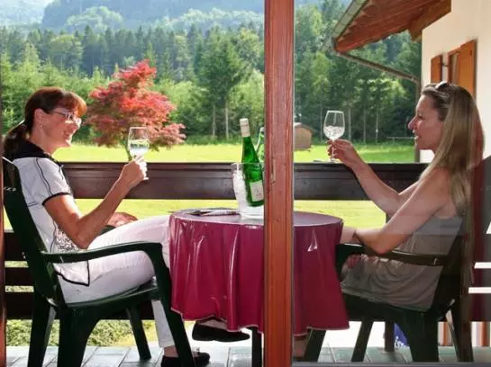 בית מלון כפרי Garni Pension Zur Wacht