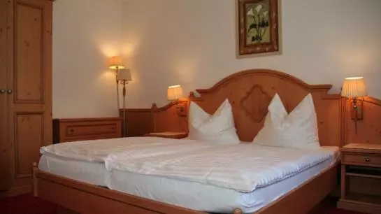 בית מלון כפרי Garni Pension Zur Wacht