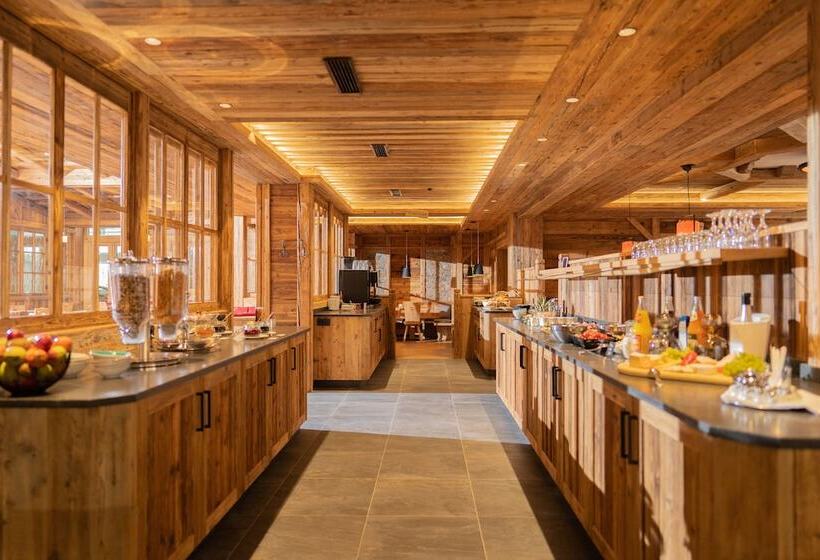 Hotel Adler  Paulas Alb