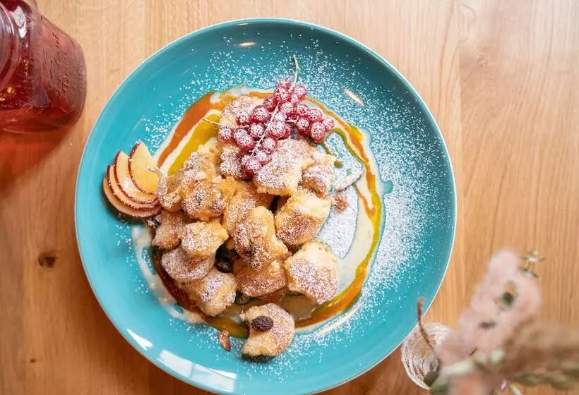 호텔 Adler  Paulas Alb