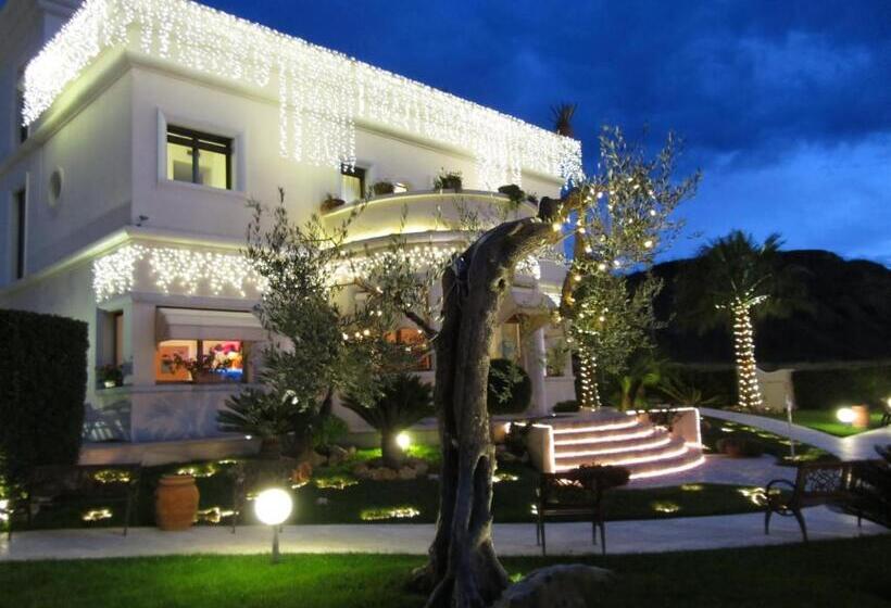 ホテル D'altavilla