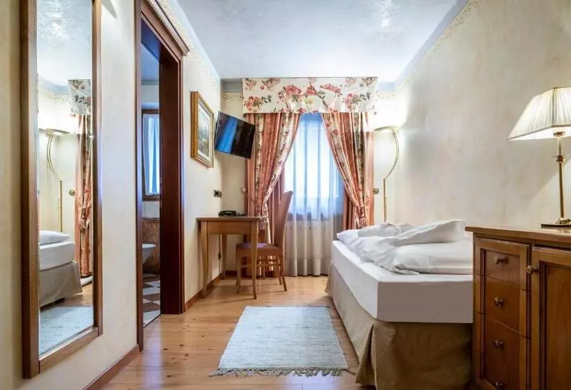 Hotel Ladinia Dolomites View