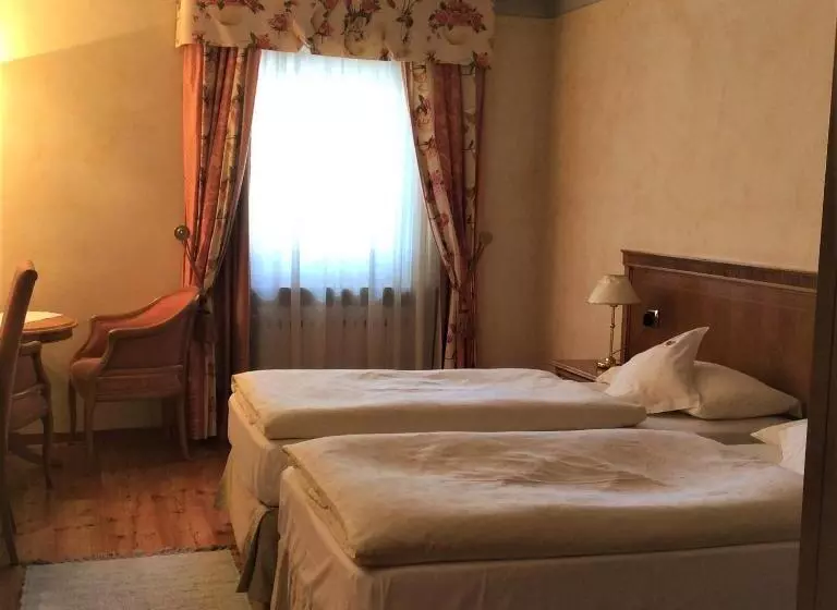 Hotel Ladinia Dolomites View