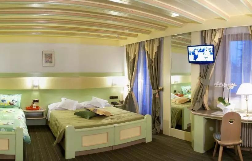 Hotel Ladinia Dolomites View