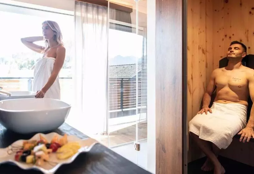 Hotel Ladinia Dolomites View