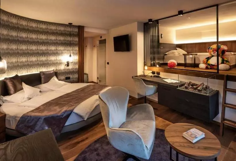 Hotel Ladinia Dolomites View