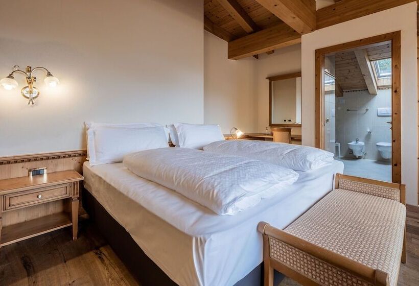 Отель Ravelli Luxury Spa