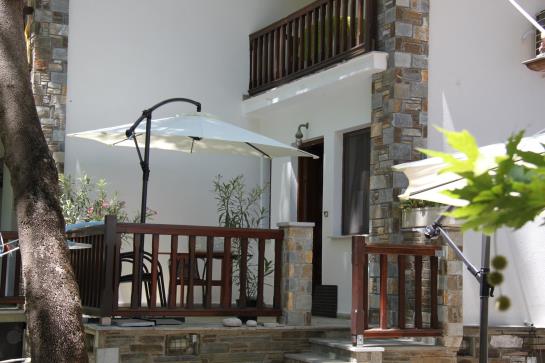 בית מלון כפרי Platanofylla