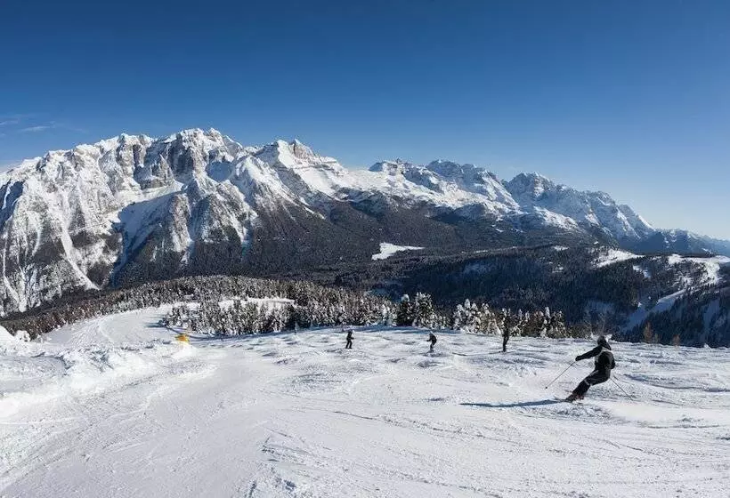 Отель Ravelli Luxury Spa