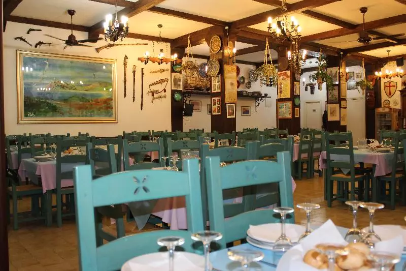 Hotel Torre Del Porticciolo Camping  Village  Gampling