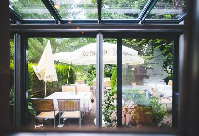 ホテル Zirbelstube