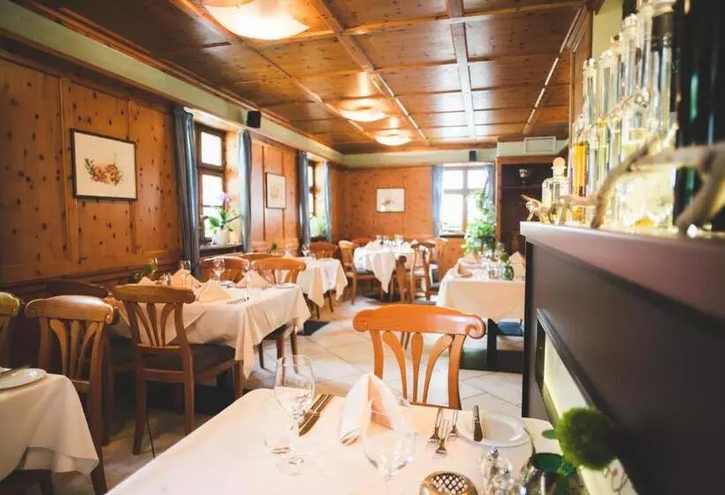 ホテル Zirbelstube