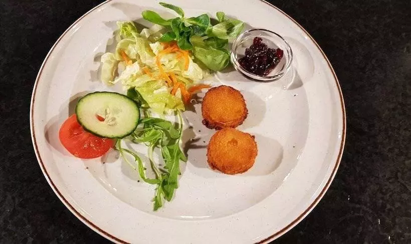 بنسيون Adler Gaststube Hotel Biergarten