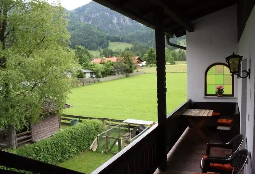 Aamiaismajoitus (B&B) Gasthaus Aiplspitz