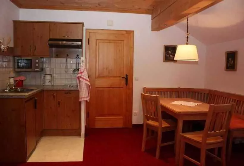 Aamiaismajoitus (B&B) Gasthaus Aiplspitz