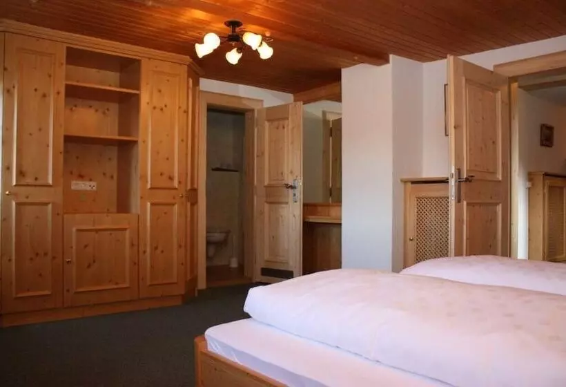 Aamiaismajoitus (B&B) Gasthaus Aiplspitz