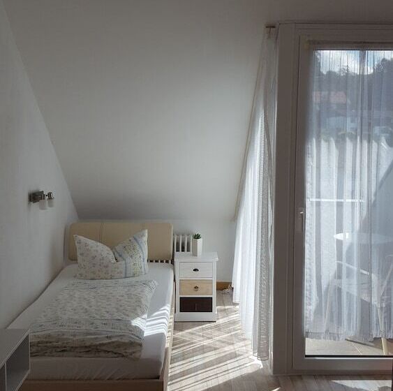 ベッドアンドブレックファースト Pension Jägerstieg