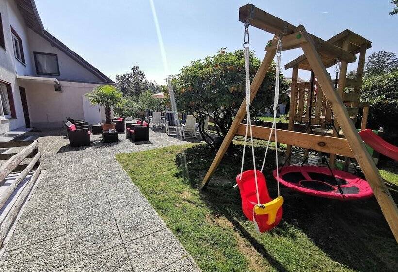 ベッドアンドブレックファースト Pension Jägerstieg